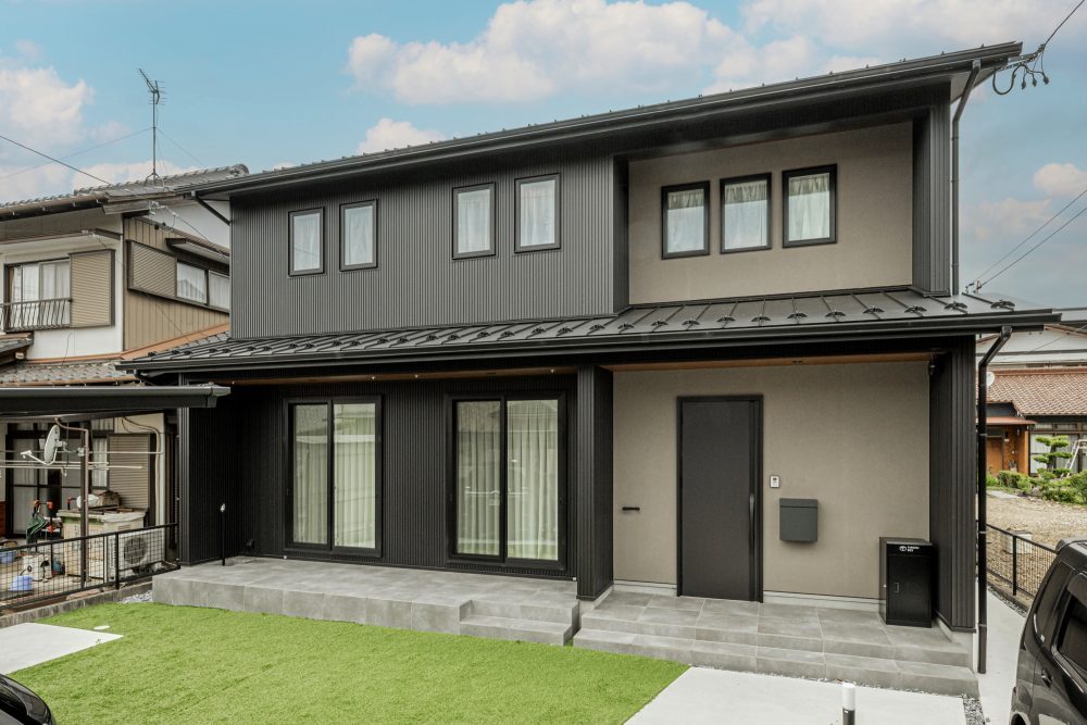 本巣郡　新築住宅のエクステリア